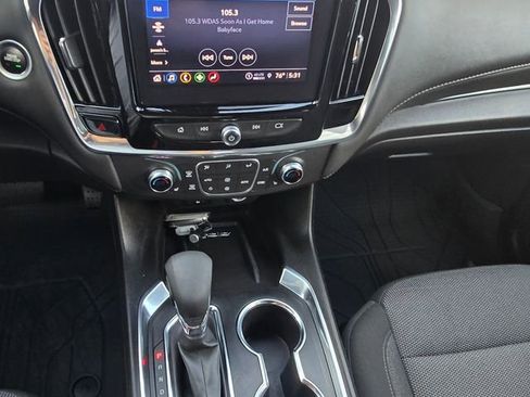 Used 2023 Chevrolet Traverse LT w/ Rear Camera Mirror Package AWD/4WD image 28