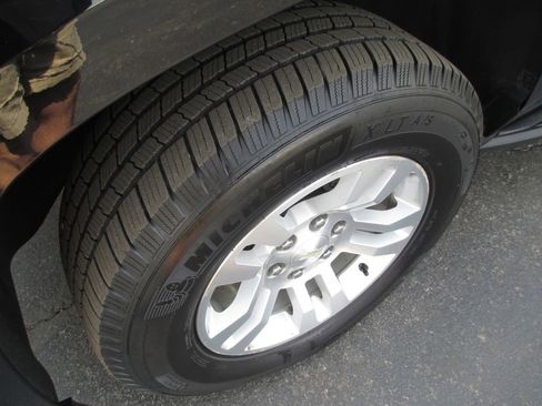 Used 2019 Chevrolet Tahoe LT image 13