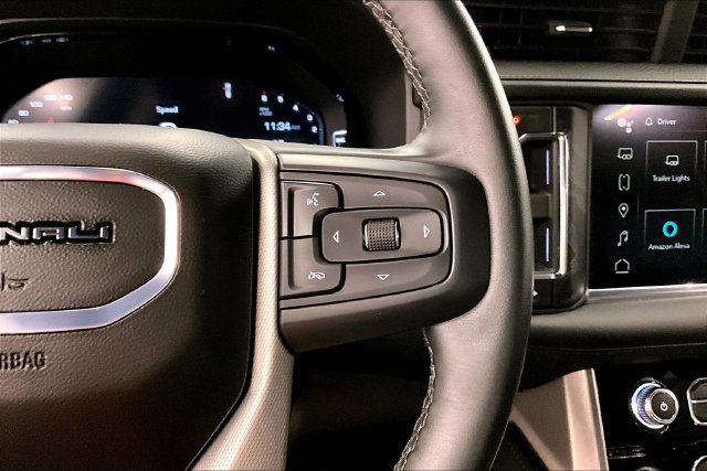 Used 2024 GMC Yukon XL Denali AWD/4WD image 28