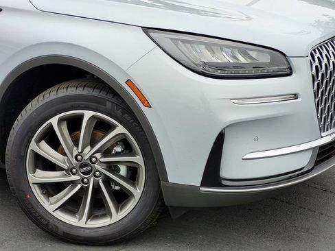 New 2025 Lincoln Corsair AWD w/ Equipment Group 101A image 3