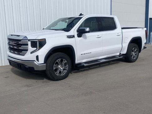 New 2026 GMC Sierra 1500 SLE image 1