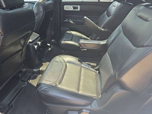 Used 2022 Ford Explorer ST w/ Equipment Group 401A AWD/4WD image 16