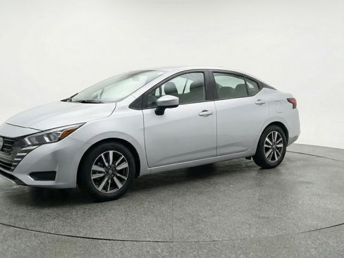 Used 2025 Nissan Versa SV FWD image 3