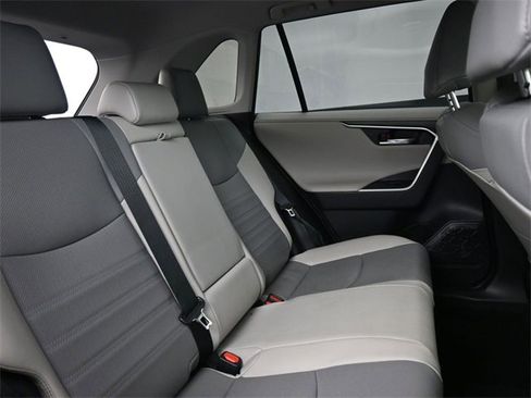 Used 2022 Toyota RAV4 Limited image 29