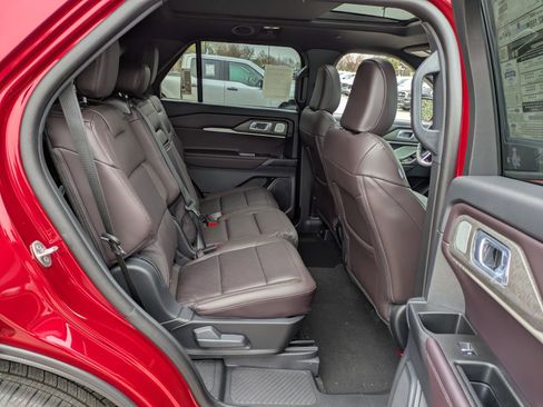 New 2026 Ford Explorer Platinum image 36