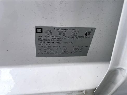 Used 2017 GMC Yukon SLT w/ Open Road Package image 34