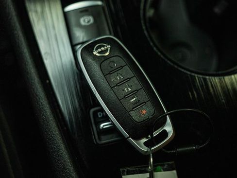 Used 2024 Nissan Rogue SV FWD image 23