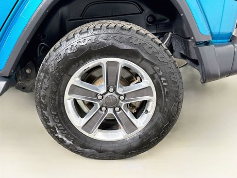 Used 2020 Jeep Wrangler Unlimited Sahara AWD/4WD image 30