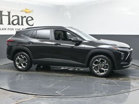 New 2026 Chevrolet Trax LT w/ Sunroof Package image 27