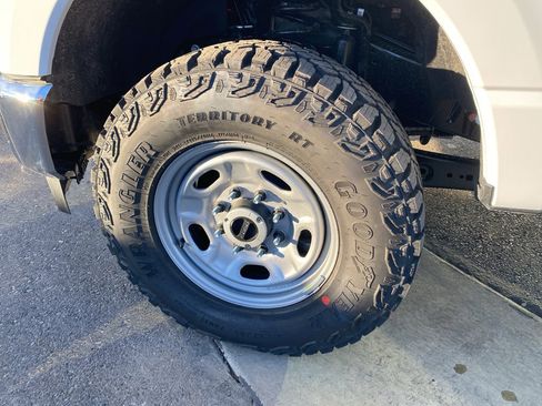 New 2026 Ford F350 XL w/ XL Off-Road Package image 2