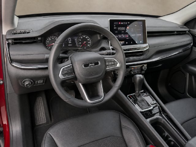 Used 2025 Jeep Compass Latitude w/ Altitude Special Edition AWD/4WD image 12