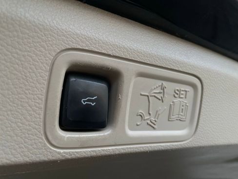 Used 2018 Lincoln Navigator Select w/ Technology Package image 41