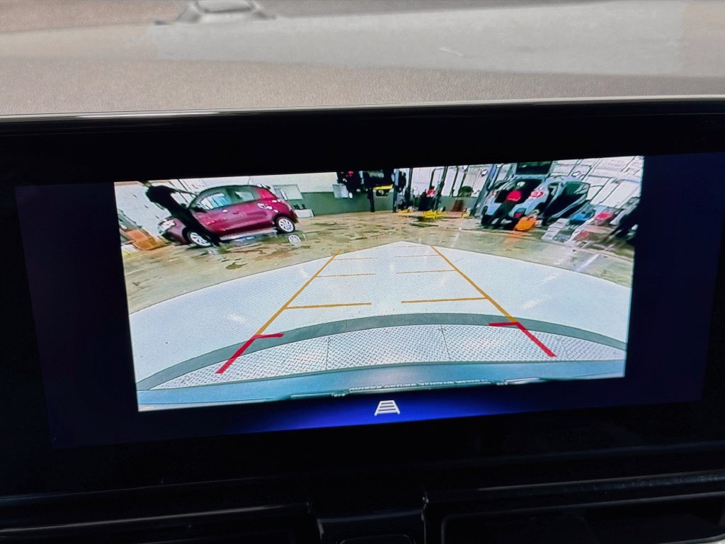 Used 2024 Chevrolet TrailBlazer RS w/ Driver Confidence Package FWD image 16