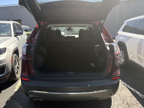 Used 2019 Jeep Cherokee Limited AWD/4WD image 8