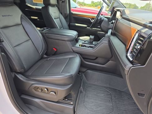 Used 2023 GMC Sierra 1500 Denali AWD/4WD image 36