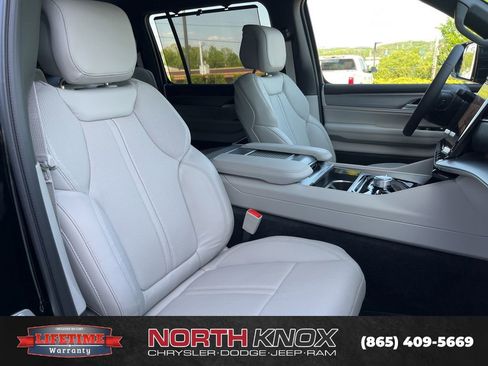 New 2026 Jeep Grand Wagoneer Limited AWD/4WD image 30