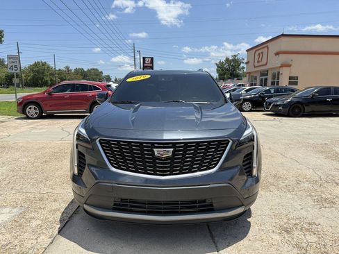 Used 2019 Cadillac XT4 Premium Luxury w/ Technology Package FWD image 2