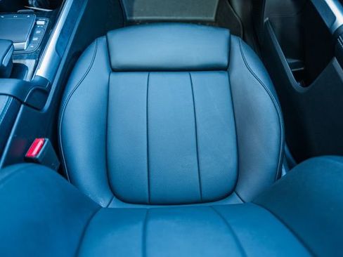 Used 2023 Mercedes-Benz GLB 250 4MATIC image 38