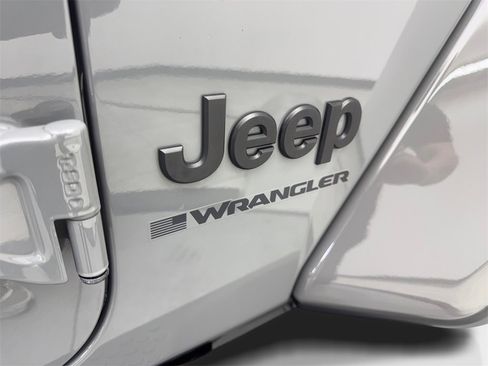 Used 2023 Jeep Wrangler Altitude image 23