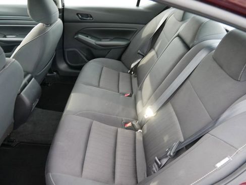 Used 2024 Nissan Altima 2.5 SV image 8