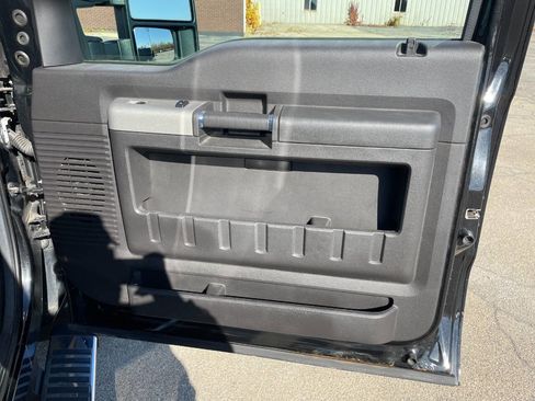 Used 2015 Ford F250 Lariat w/ Chrome Package image 29