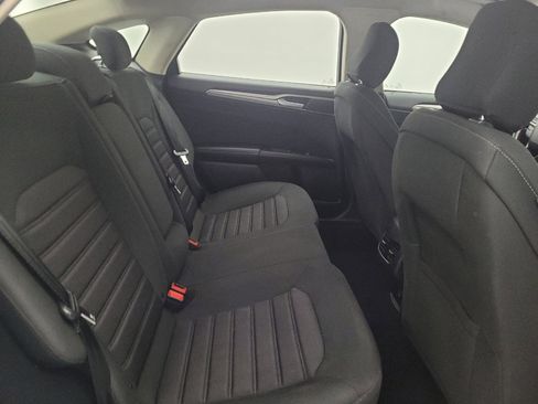Used 2020 Ford Fusion SE image 19