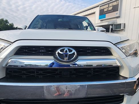 Used 2019 Toyota 4Runner Limited AWD/4WD image 10