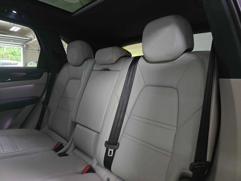 Used 2020 Porsche Cayenne AWD/4WD image 17