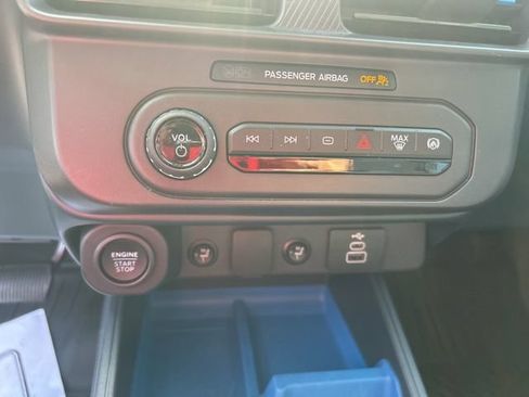 Used 2025 Ford Maverick XLT w/ Equipment Group 302A AWD/4WD image 23