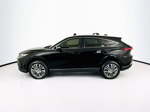 Used 2022 Toyota Venza XLE AWD/4WD image 4