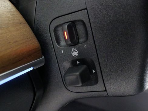 Used 2024 Mercedes-Benz GLS 450 4MATIC w/ AMG Line Exterior image 48