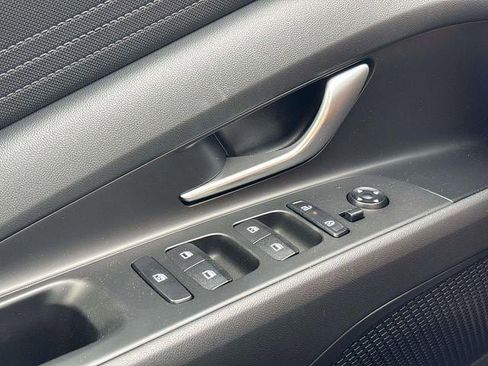 New 2026 Hyundai Elantra Hybrid FWD image 12