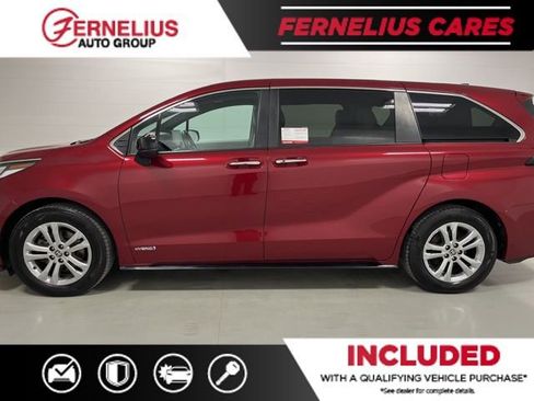 Used 2021 Toyota Sienna XSE AWD/4WD image 4