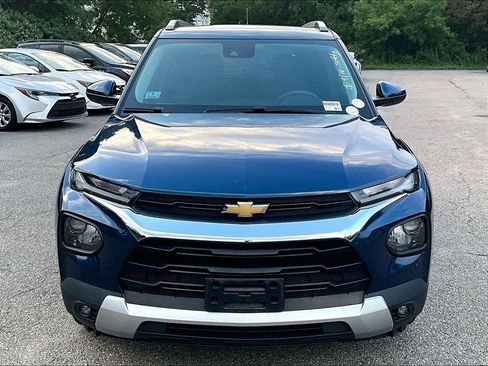 Used 2021 Chevrolet TrailBlazer LT FWD image 2