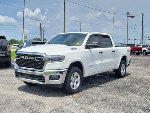 Used 2025 RAM 1500 Big Horn AWD/4WD image 2