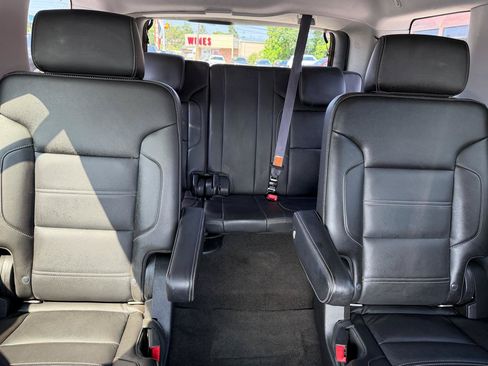 Used 2015 GMC Yukon Denali w/ Premium Package AWD/4WD image 19