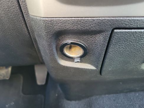 Used 2019 RAM 1500 Classic SLT image 33