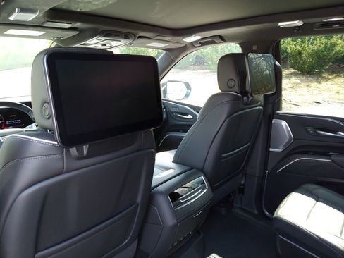 Used 2024 Cadillac Escalade V w/ Heavy-Duty Trailer Package image 26