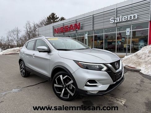 Used 2022 Nissan Rogue Sport SL w/ Premium Package image 1