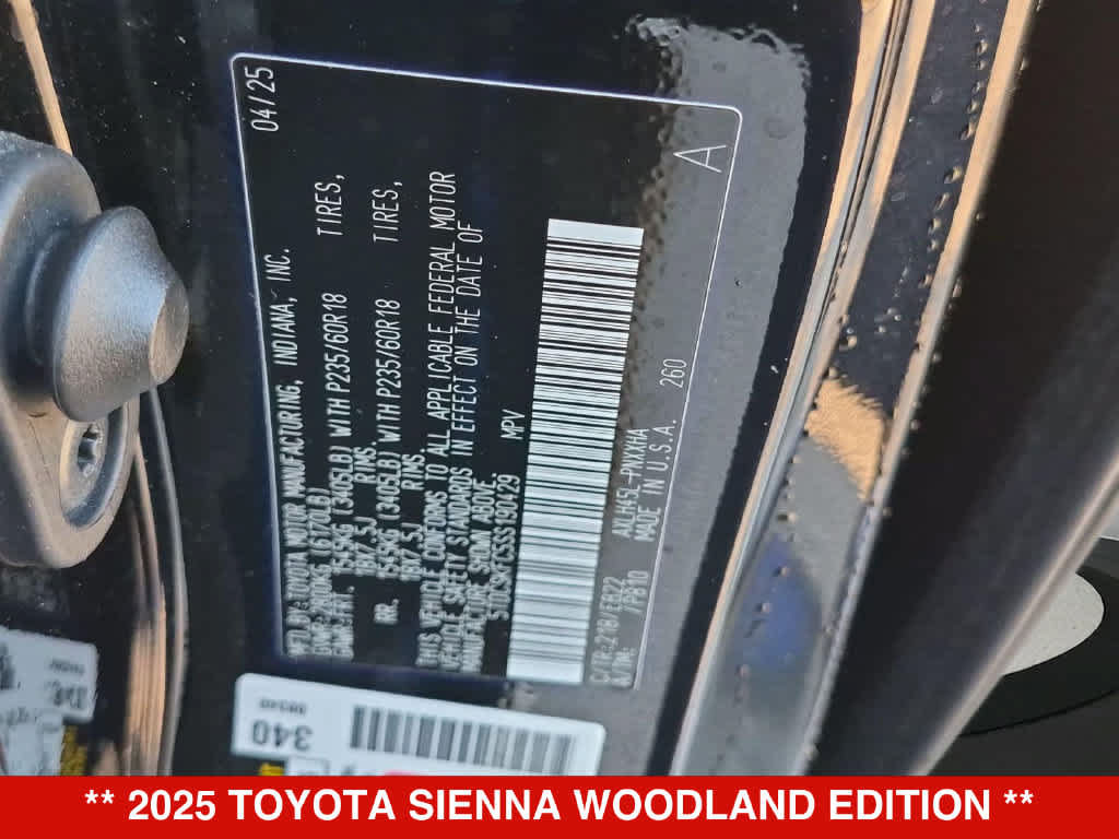 Used 2025 Toyota Sienna XLE Woodland Edition AWD/4WD image 37