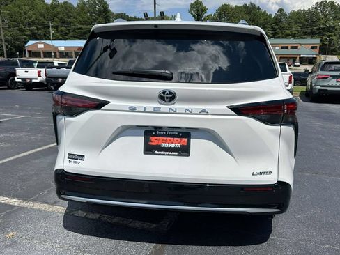 New 2026 Toyota Sienna Limited FWD image 4