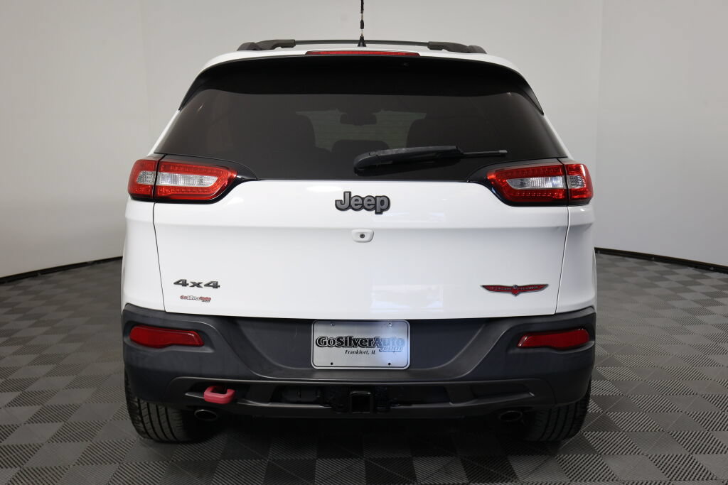 Used 2015 Jeep Cherokee Trailhawk w/ Comfort/Convenience Group AWD/4WD image 3