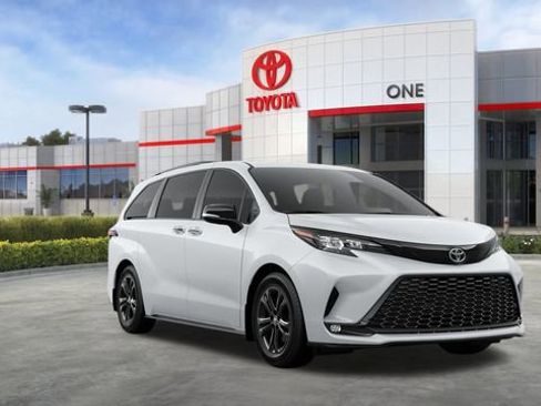 New 2026 Toyota Sienna XSE image 16