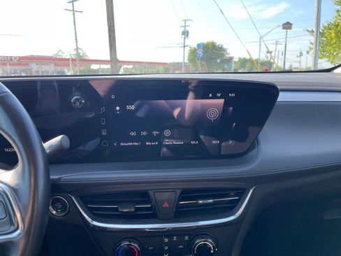Used 2024 Buick Encore GX Preferred FWD image 12