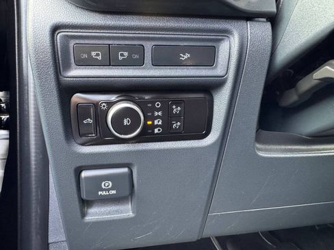 Used 2023 Ford F150 XLT AWD/4WD image 17