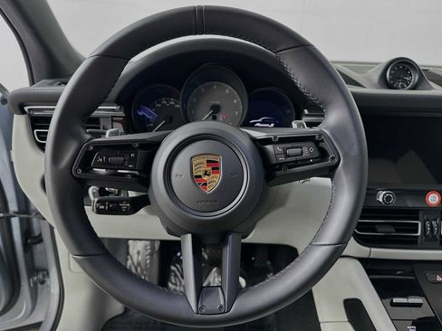 Certified 2025 Porsche Macan S image 15