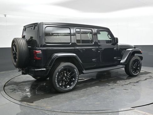 Used 2021 Jeep Wrangler Unlimited Sahara image 4