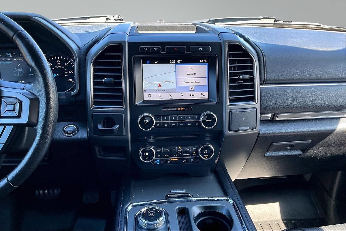 Used 2018 Ford Expedition XLT w/ Equipment Group 202A AWD/4WD image 25