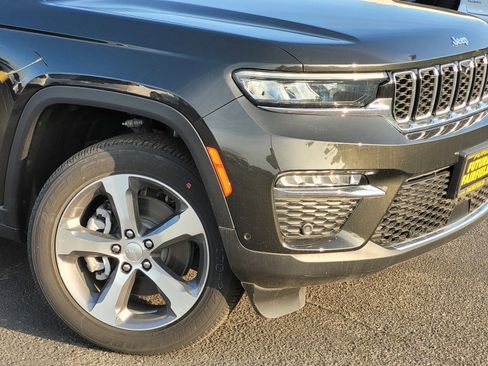 New 2024 Jeep Grand Cherokee Limited 4xe w/ Luxury Tech Group II image 9