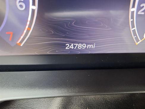 Used 2023 Jeep Grand Cherokee L Laredo image 18